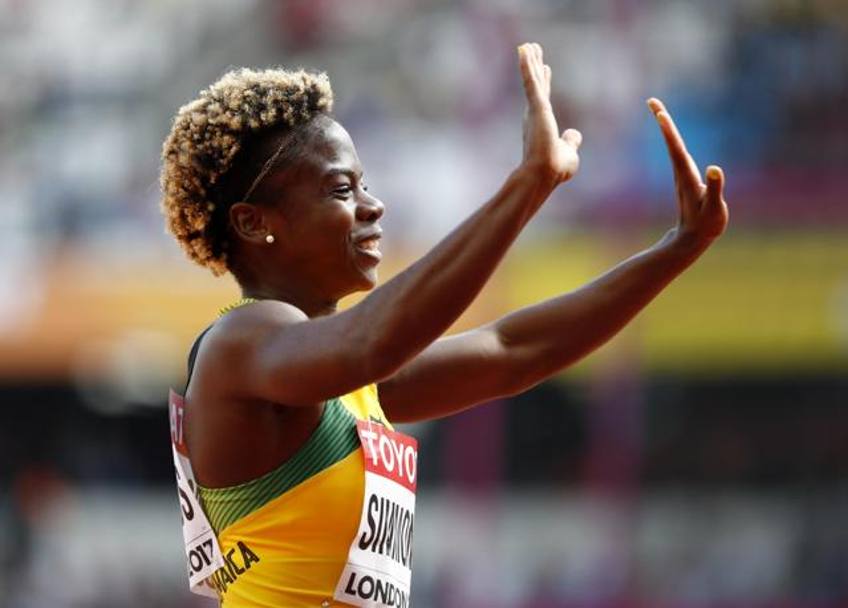 Mondiali di atletica a Londra: la giamaicana Megan Simmonds soddisfatta dopo la vittoria nella batteria dei 100 hs. (Reuters)